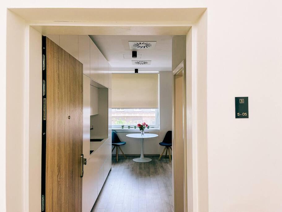 New Studio In Quiet Part Of The City Center Bratislava Eksteriør billede