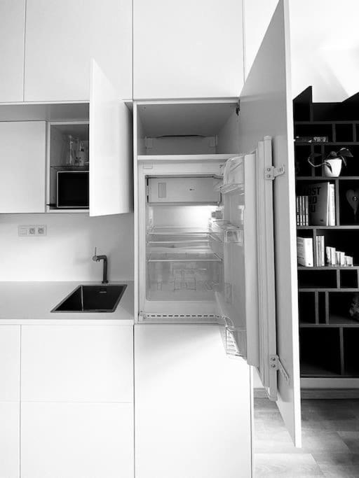 New Studio In Quiet Part Of The City Center Bratislava Eksteriør billede