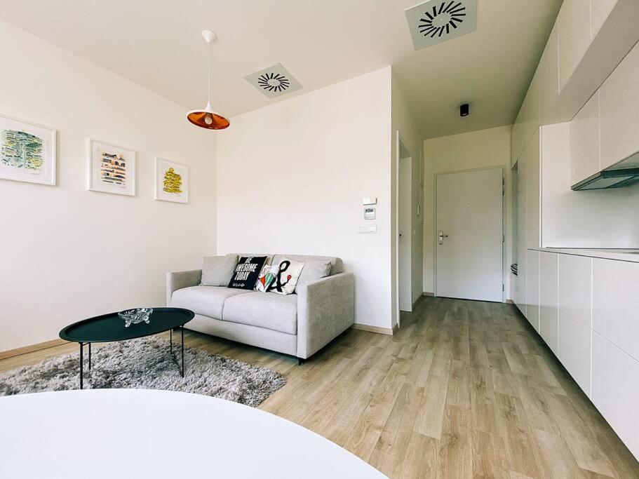 New Studio In Quiet Part Of The City Center Bratislava Eksteriør billede