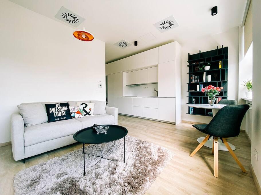 New Studio In Quiet Part Of The City Center Bratislava Eksteriør billede